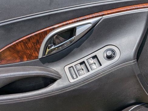 Used 2010 Buick LaCrosse CXS w/ Touring Package FWD image 13