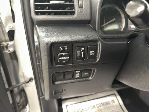 Used 2024 Toyota 4Runner TRD Off-Road Premium image 18