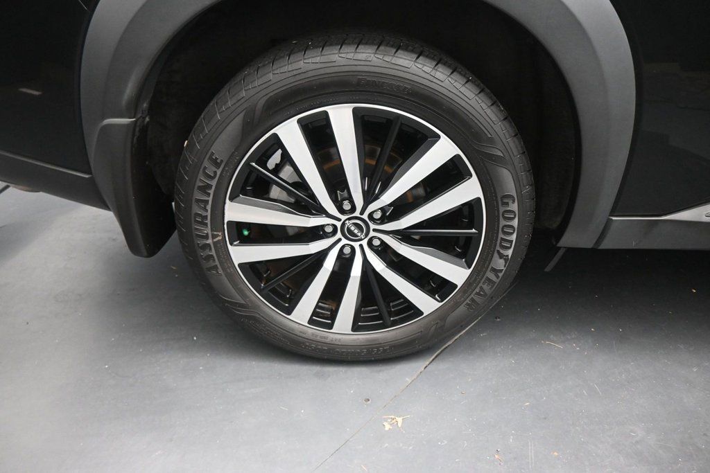 Used 2024 Nissan Pathfinder Platinum w/ Cargo Package AWD/4WD image 24