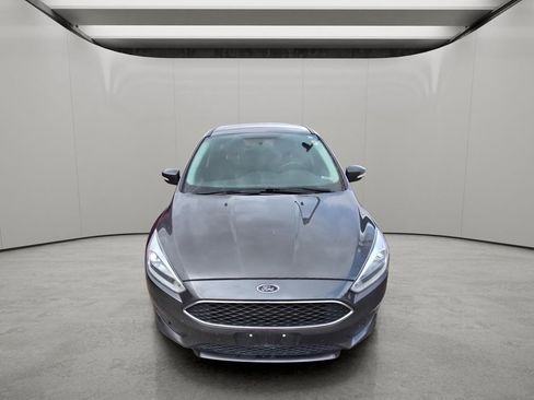 Used 2016 Ford Focus SE w/ SE Sport Package image 13