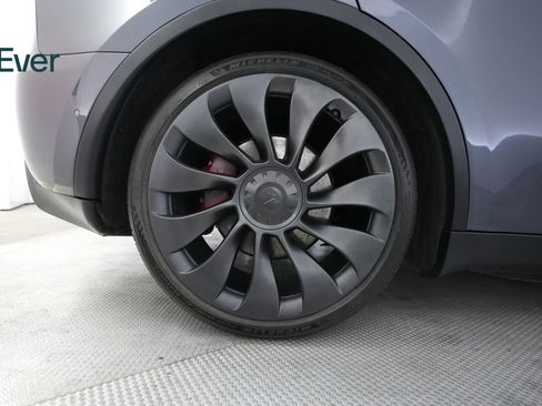 Used 2022 Tesla Model Y Performance AWD/4WD image 9