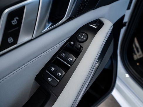 Used 2023 BMW X5 sDrive40i w/ Executive Package image 37