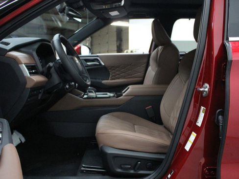 New 2026 Mitsubishi Outlander SEL image 6