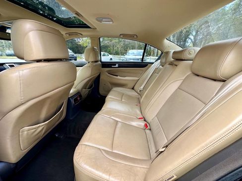 Used 2012 Hyundai Genesis 4.6 image 12