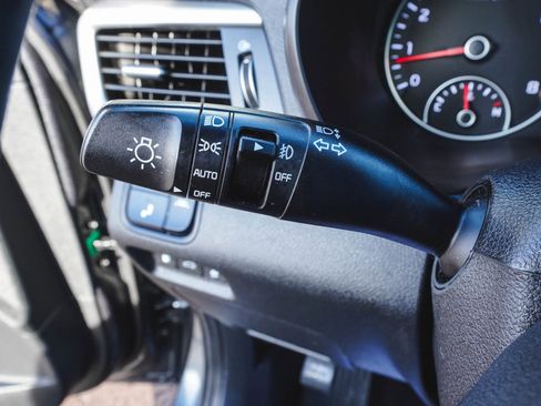 Used 2020 Kia Optima S image 22