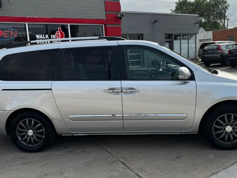 Used 2012 Kia Sedona EX w/ Luxury Pkg FWD image 3