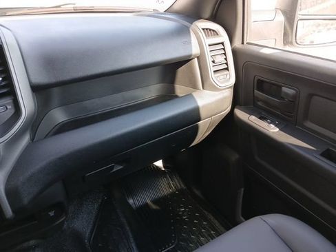 New 2026 RAM 3500 4x4 Crew Cab DRW image 32