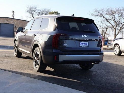 New 2025 Kia Telluride S image 5