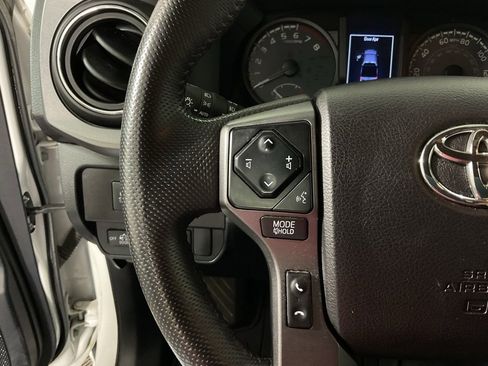 Used 2020 Toyota Tacoma TRD Sport image 25