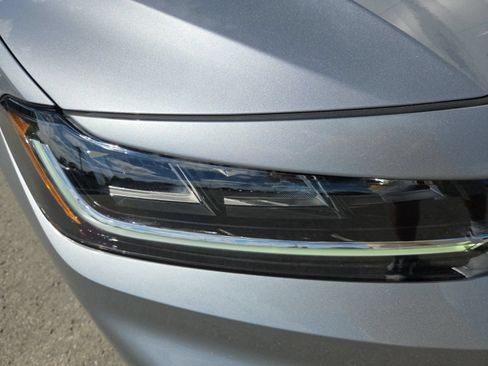 Certified 2025 Volkswagen Jetta SEL FWD image 6