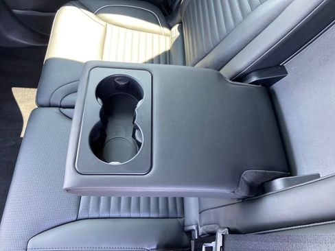 Used 2019 Land Rover Discovery HSE Luxury image 17