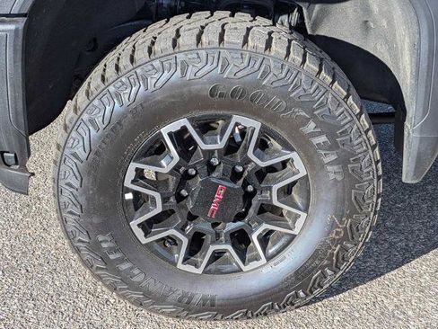 Used 2024 GMC Sierra 2500 Denali Ultimate AWD/4WD image 12