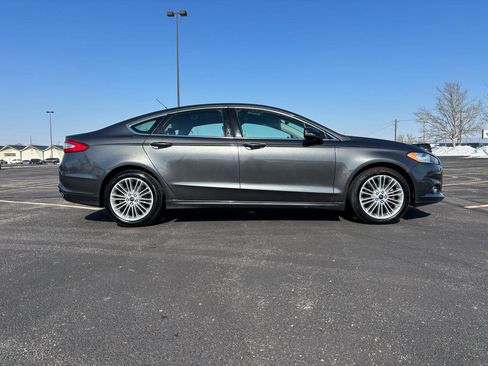 Used 2016 Ford Fusion SE w/ Equipment Group 202A image 21