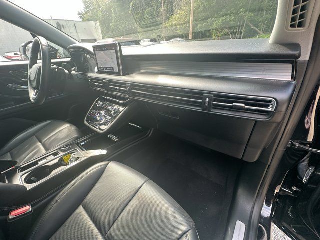 Used 2022 Lincoln Corsair AWD w/ Premium Package image 33