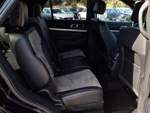 Used 2017 Ford Explorer XLT w/ Equipment Group 202A image 22