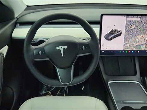 Used 2021 Tesla Model Y Long Range image 35