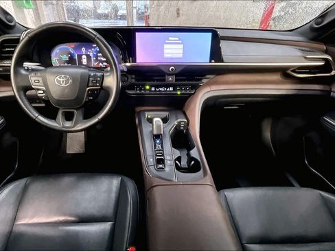 Used 2023 Toyota Crown AWD/4WD image 16