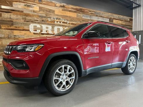 Used 2023 Jeep Compass Latitude AWD/4WD image 13