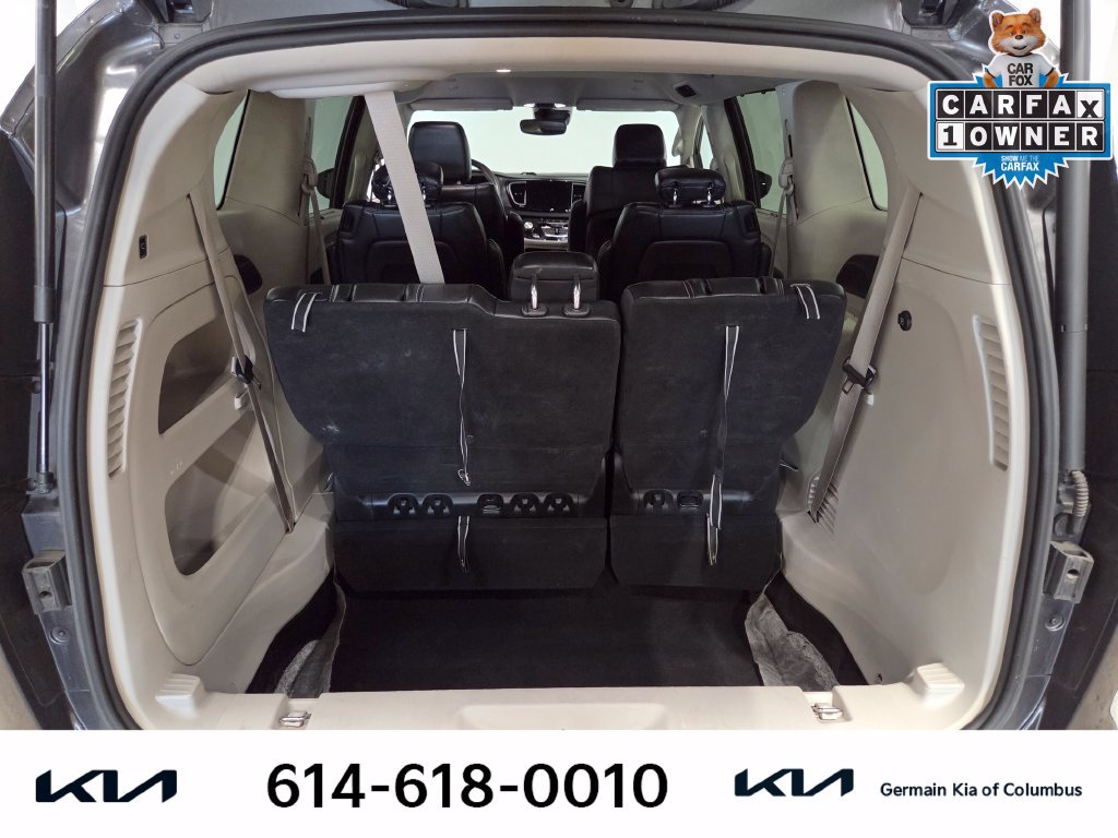 Used 2023 Chrysler Pacifica Touring-L FWD image 20