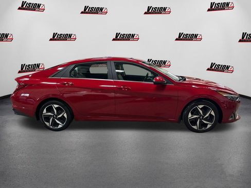 Used 2022 Hyundai Elantra Limited image 4