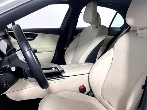 Used 2025 Mercedes-Benz C 300 Sedan image 24