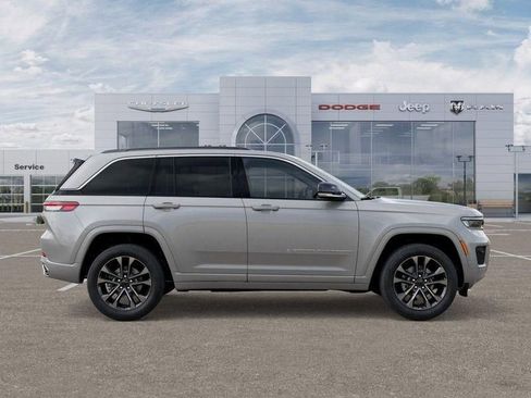 New 2025 Jeep Grand Cherokee Overland w/ Adv Protech Group III AWD/4WD image 21