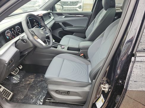 New 2026 Volkswagen Tiguan SE R-Line image 14