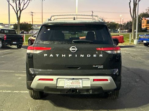 New 2025 Nissan Pathfinder Platinum image 5