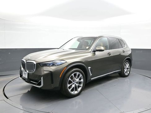 Used 2025 BMW X5 xDrive40i w/ Climate Comfort Package image 10