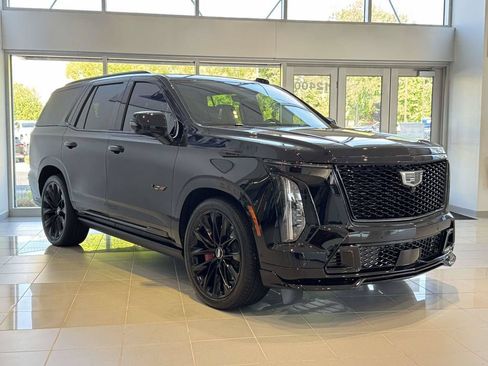 Used 2025 Cadillac Escalade V w/ LPO, ONYX Package AWD/4WD image 2
