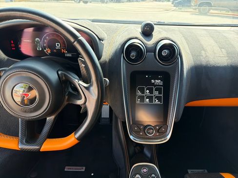 Used 2018 McLaren 570S Spider RWD image 24