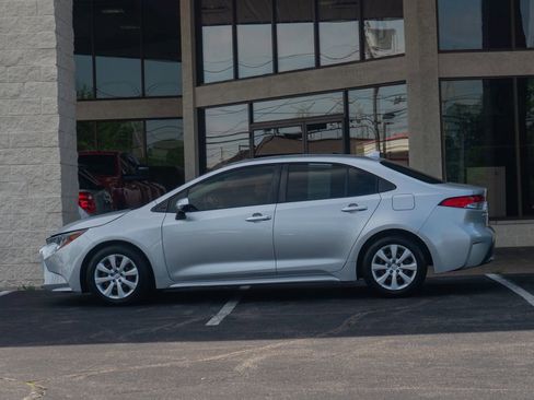 Used 2021 Toyota Corolla LE FWD image 5