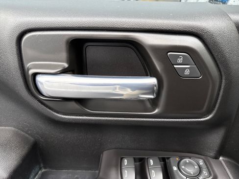 Used 2021 Chevrolet Silverado 1500 Custom Trail Boss image 23