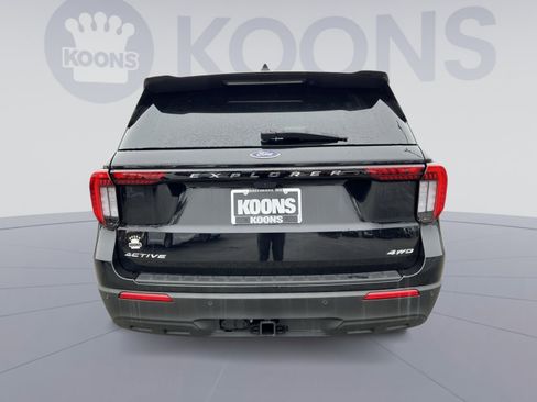 Used 2025 Ford Explorer Active image 5