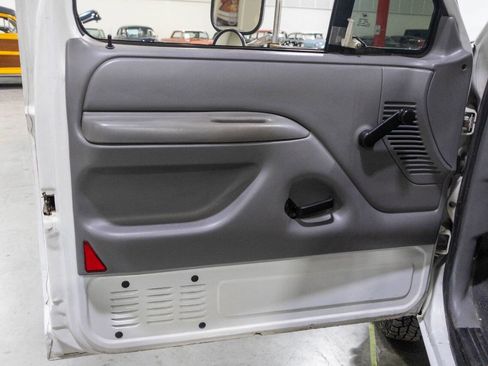 Used 1997 Ford F350 2WD Regular Cab image 37