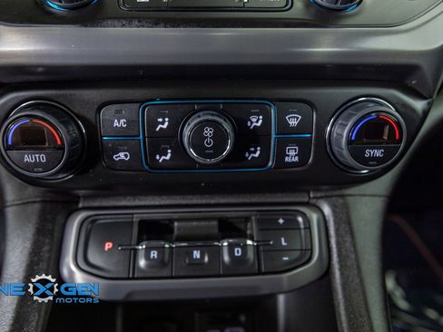 Used 2023 GMC Acadia AT4 w/ Technology Package image 22