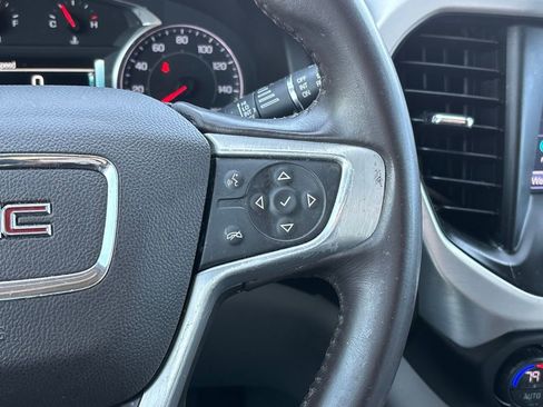 Used 2018 GMC Acadia SLT image 20