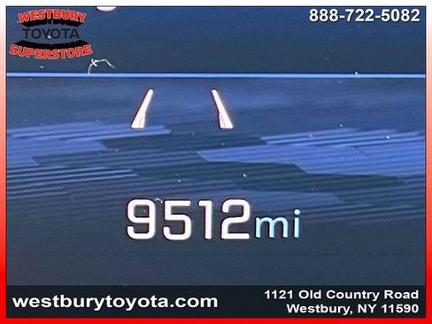 Used 2025 Chevrolet Traverse LT w/ Driver Confidence Package FWD image 28