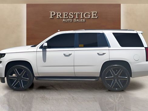 Used 2018 Chevrolet Tahoe 2WD w/ Remote Keyless Entry Package image 2