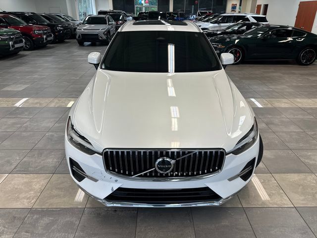 Used 2023 Volvo XC60 B5 Plus AWD/4WD image 18