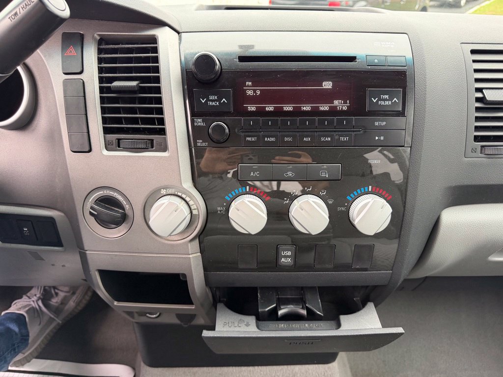 Used 2011 Toyota Tundra 4x4 Double Cab w/ Tow Pkg image 9