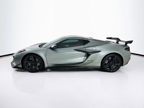 Used 2023 Chevrolet Corvette Z06 w/ Z07 Performance Package image 5