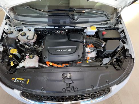 Used 2023 Chrysler Pacifica Touring-L FWD image 25