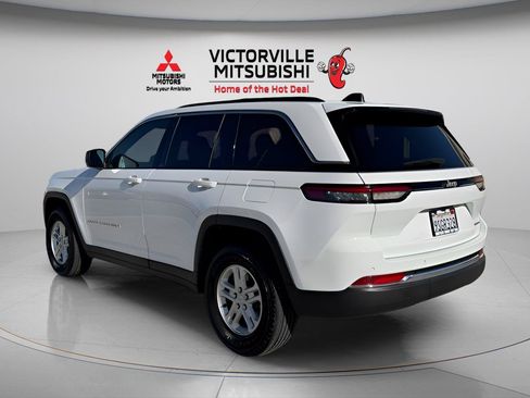 Used 2025 Jeep Grand Cherokee Laredo w/ Trailer Tow Package RWD image 4