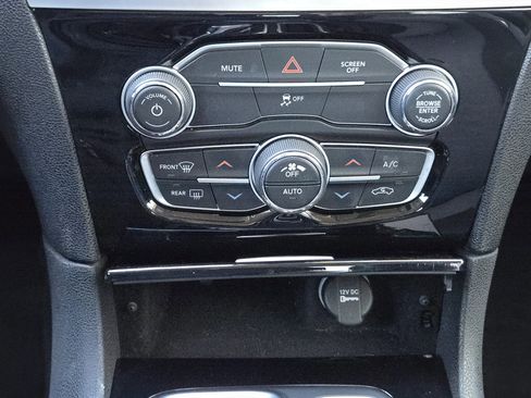 Used 2023 Chrysler 300 Touring w/ Sport Appearance Package image 19