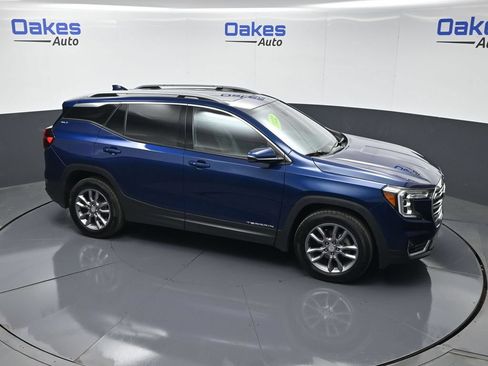 Used 2022 GMC Terrain SLT w/ LPO, Floor Liner Package AWD/4WD image 45
