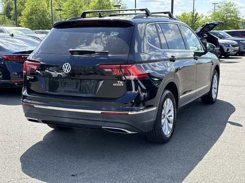 Used 2018 Volkswagen Tiguan SE AWD/4WD image 2