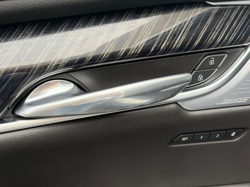 Certified 2024 Cadillac XT6 Premium Luxury AWD/4WD image 19