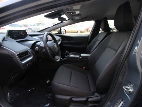 Used 2023 Toyota Prius LE image 18