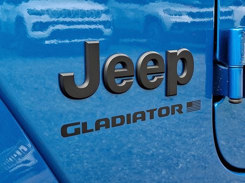 Used 2025 Jeep Gladiator Sport AWD/4WD image 30